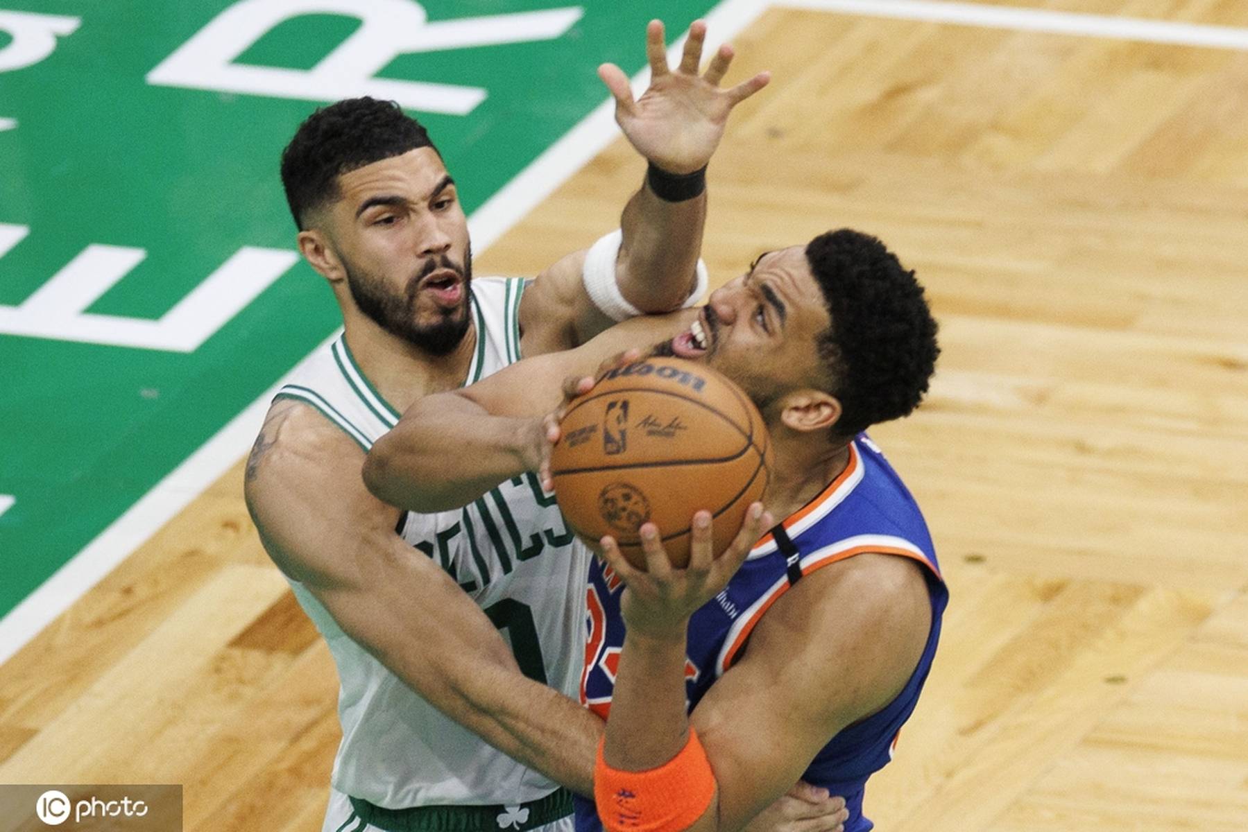 aiyouxi_凯尔特人NBA战胜印第安纳步行者塔图姆末节爆发